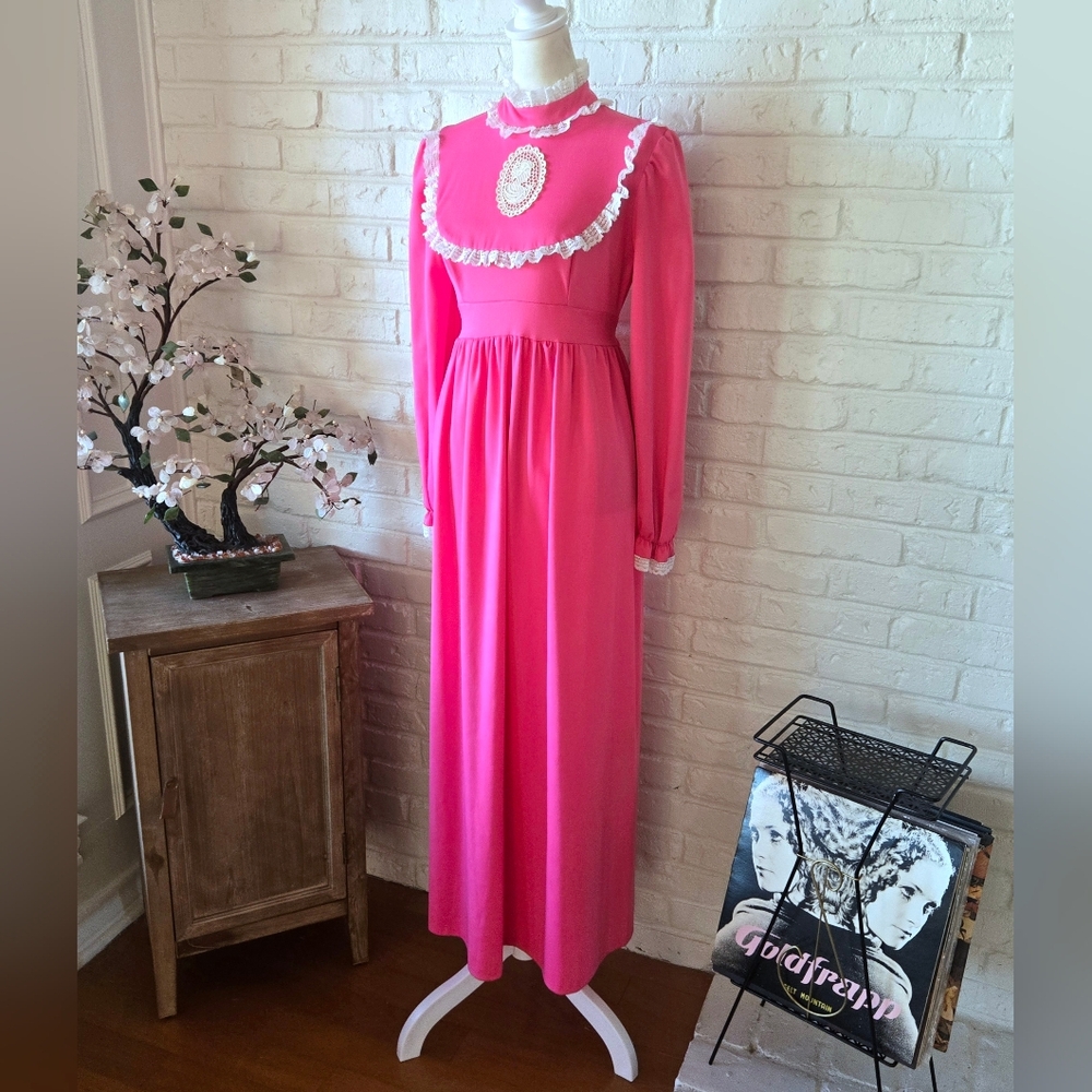 Vtg 60s 70s Pink Maxi Dress With Cameo Applique, Party, Lace, Union